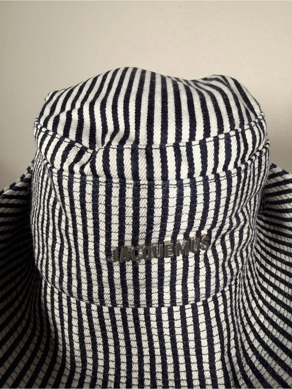 JACQUEMUS Women's Gray Le Bob De-Nimes Bucket Hat